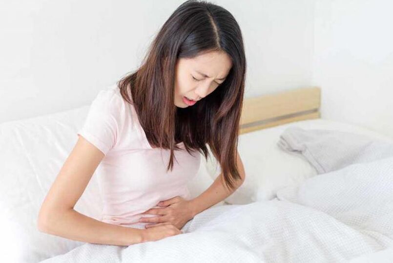 Abdominal pain is a common symptom of a worm infection. 